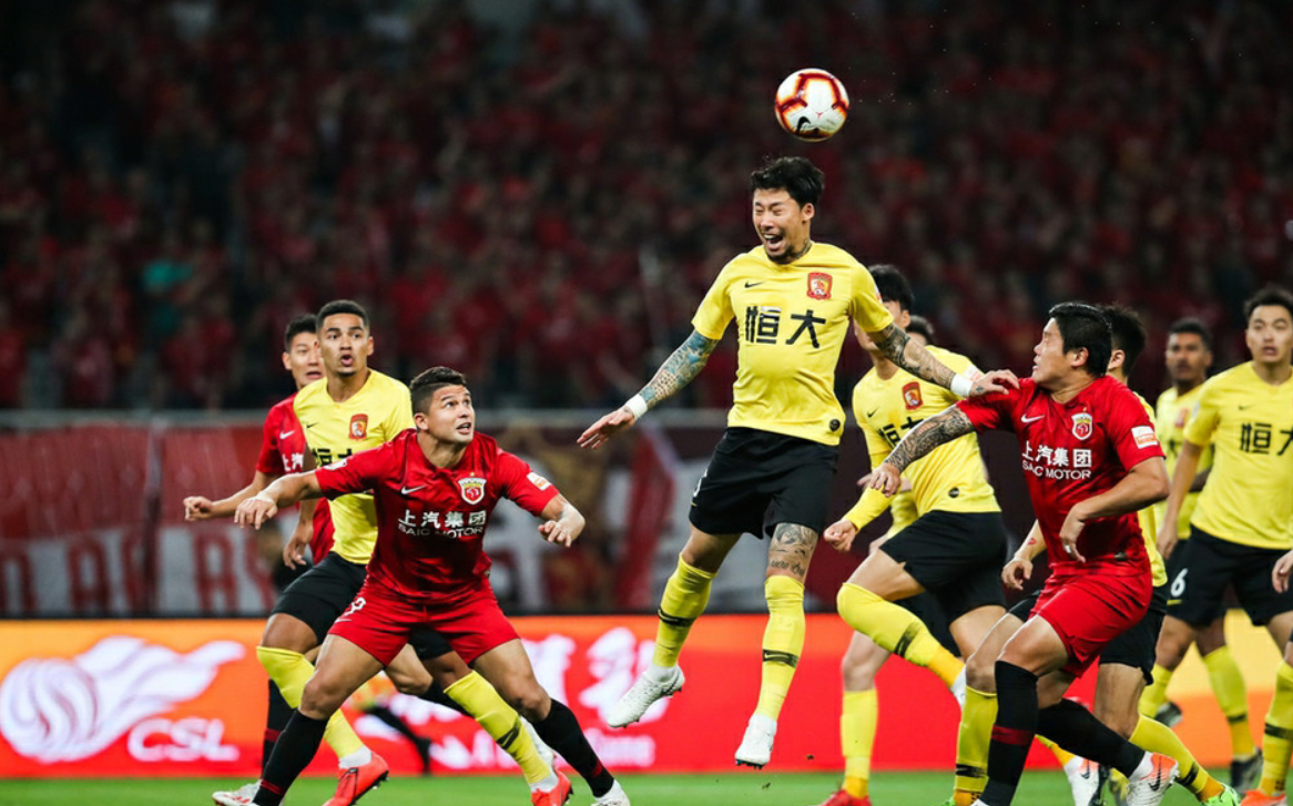 MK体育-亚冠国际比赛日走向成谜,那不勒斯刷新队史纪录,底气十足,轮换策略成焦点(本菲卡最新比赛消息)