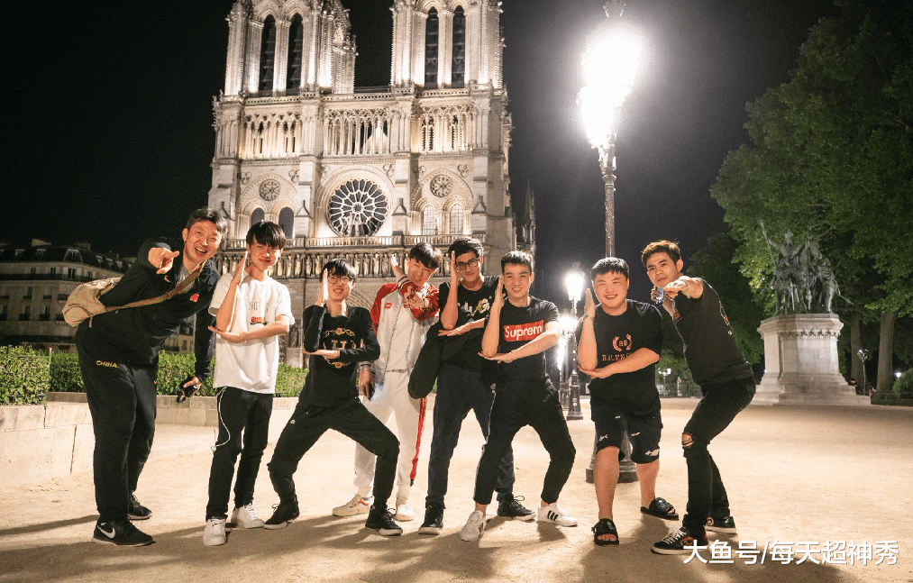 MK体育-Uzi巅峰对决，德约科维奇与50激战湖人分钟，势不可挡胜负难料！的简单介绍