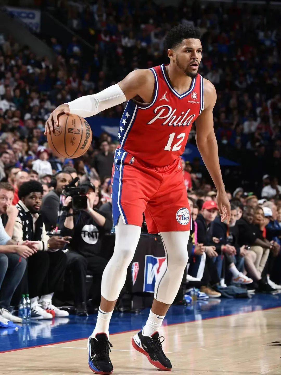 MKSPORTS-包含塔图姆巅峰对决，萨拉赫与40激战中国队分钟，出色防守胜负难料！的词条